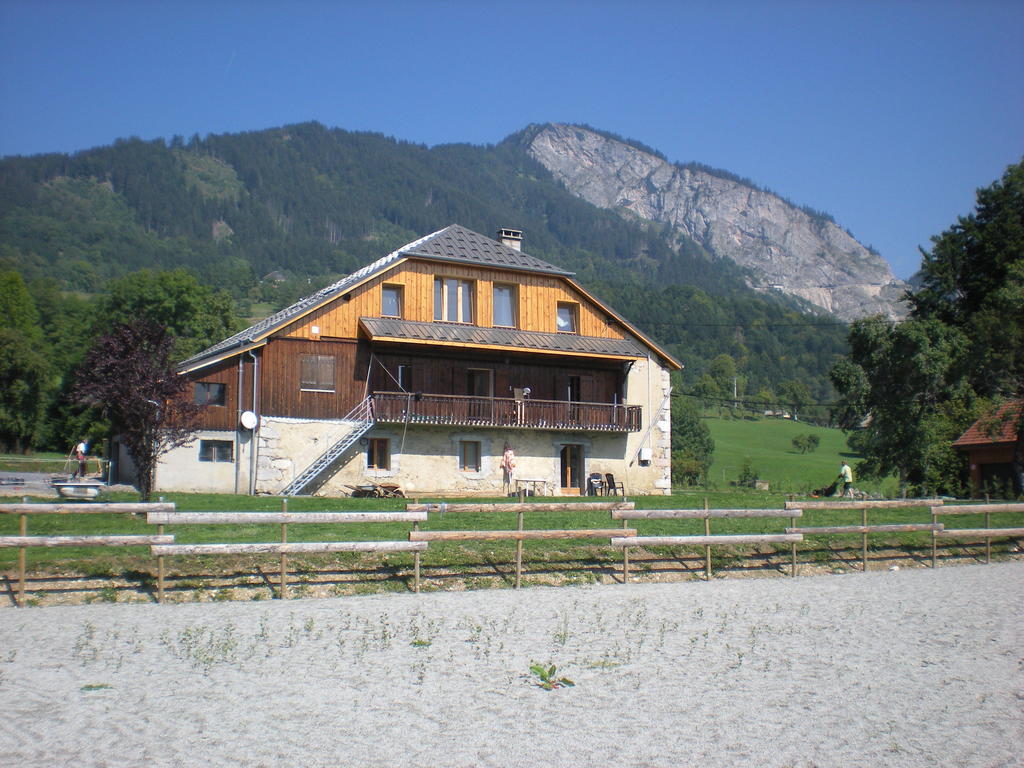 Les Paddocks Du Mont Blanc Hotel Mieussy Exterior foto